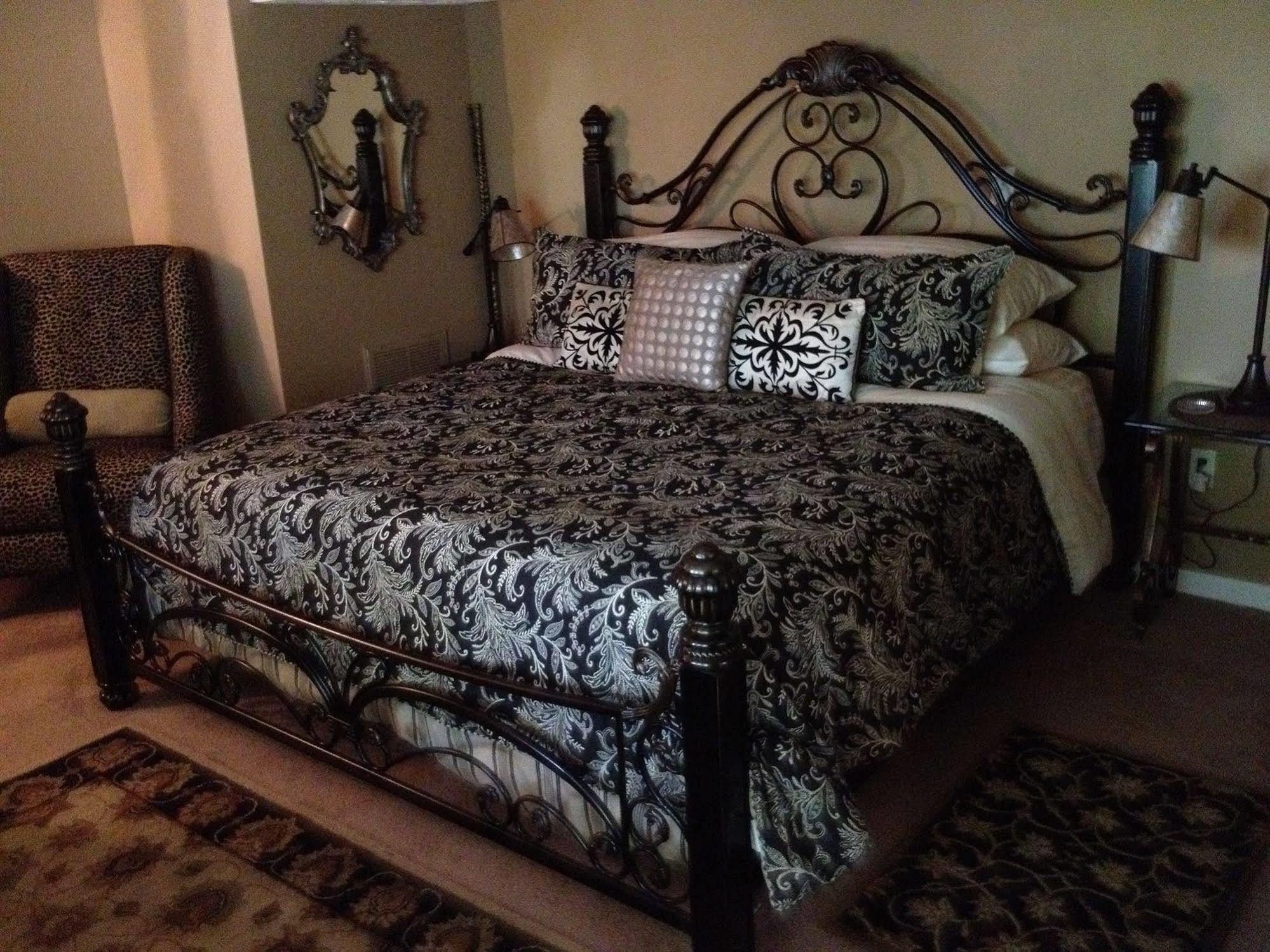 เรด บัด แมเนอร์ - เบด แอนด์ เบรคฟาสต์ Bed & Breakfast ยูเรกาสปริงส์ ภายนอก รูปภาพ