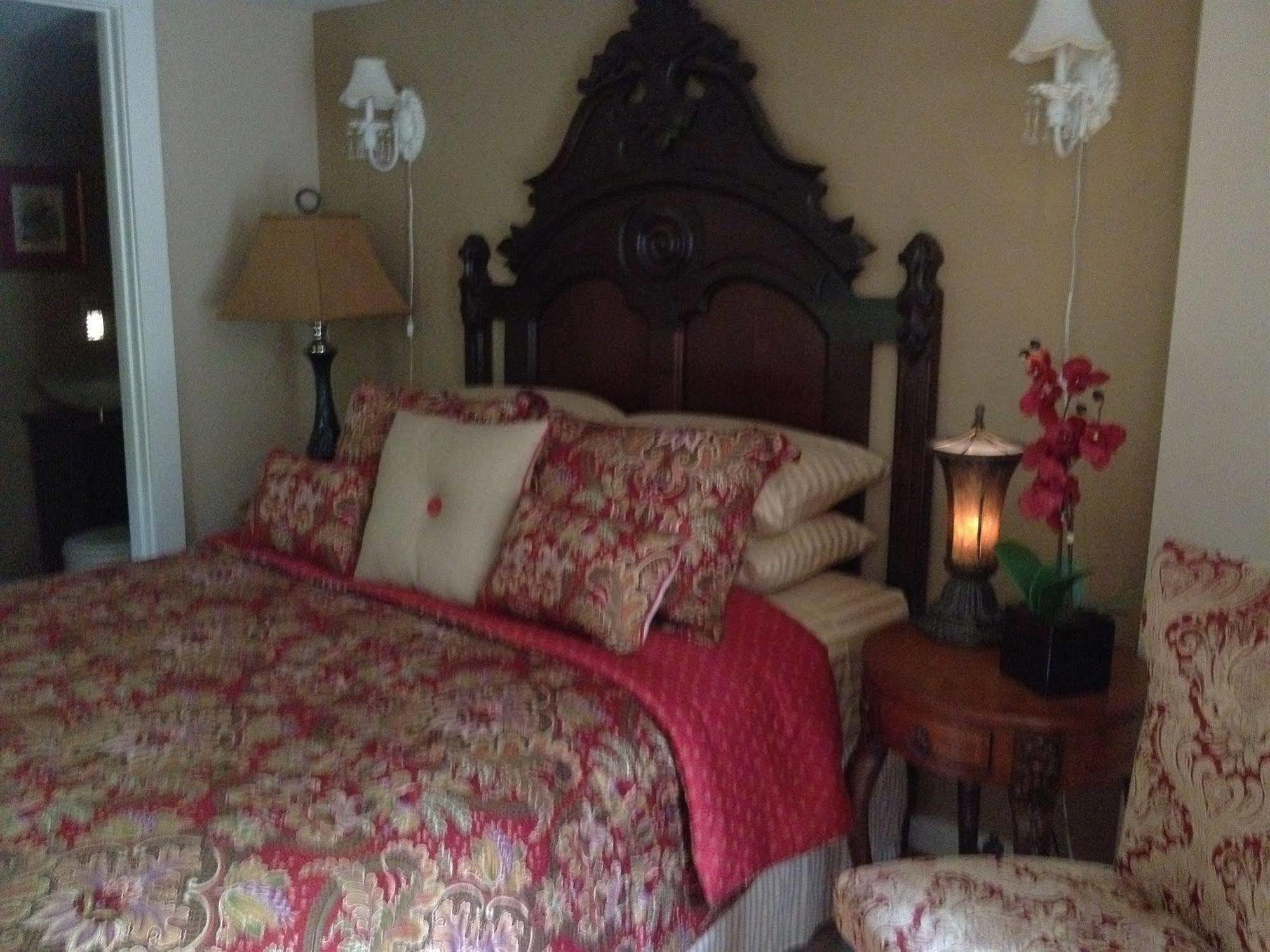 เรด บัด แมเนอร์ - เบด แอนด์ เบรคฟาสต์ Bed & Breakfast ยูเรกาสปริงส์ ภายนอก รูปภาพ