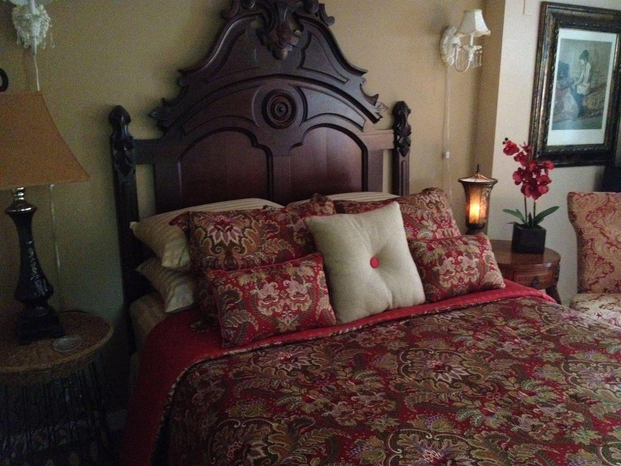 เรด บัด แมเนอร์ - เบด แอนด์ เบรคฟาสต์ Bed & Breakfast ยูเรกาสปริงส์ ภายนอก รูปภาพ