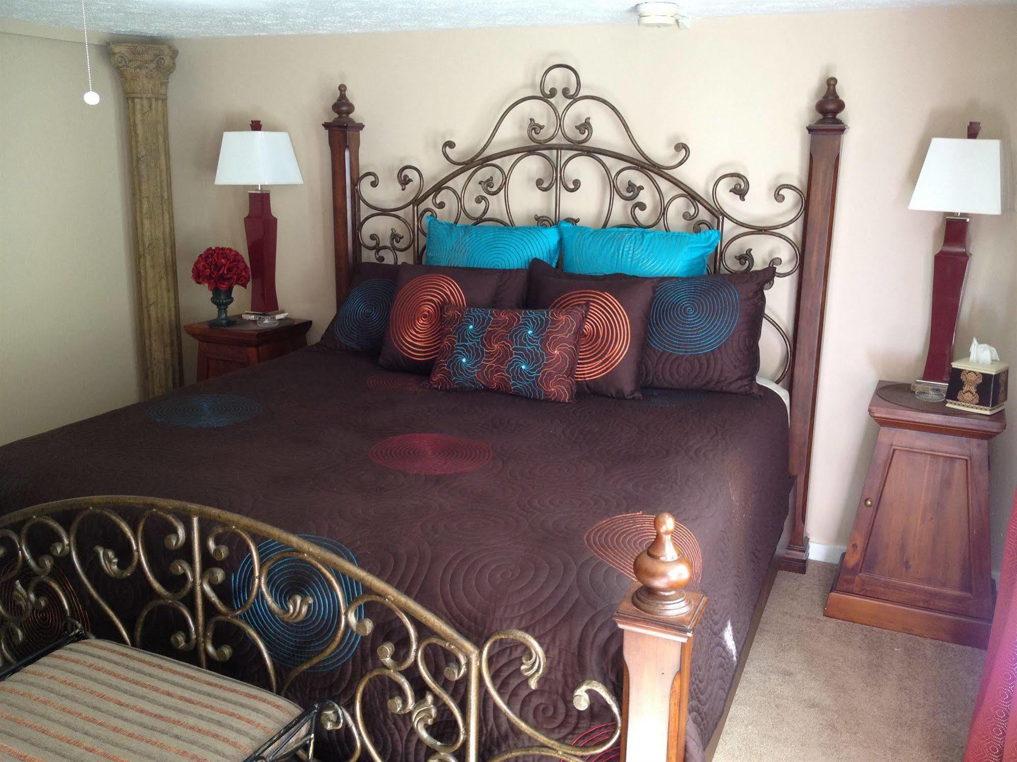 เรด บัด แมเนอร์ - เบด แอนด์ เบรคฟาสต์ Bed & Breakfast ยูเรกาสปริงส์ ภายนอก รูปภาพ